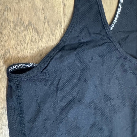 Lululemon Black Lace-Effect Tank Top - Picture 6 of 7